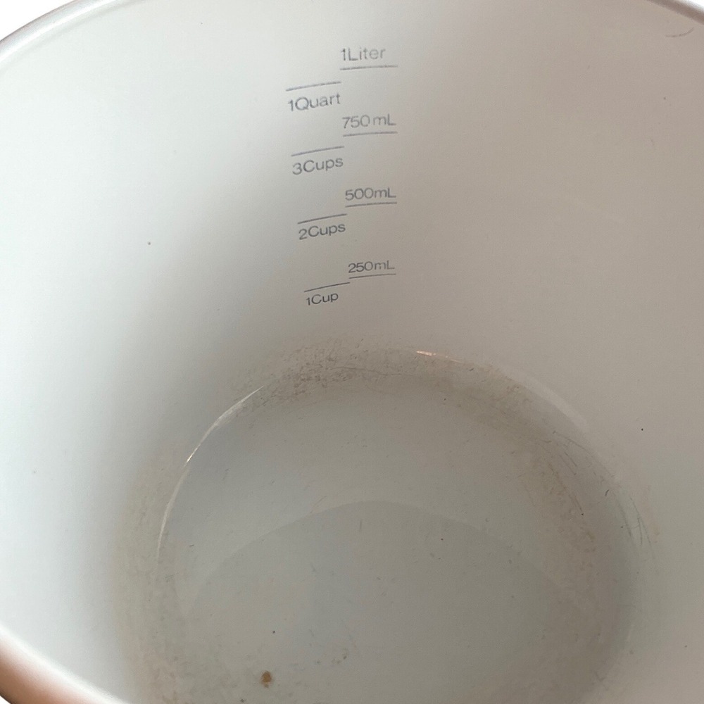 Corning Ware M-68-B White 1 Quart Measuring Pitcher Saucepan Range OvenMicrowave - Picture 5 of 5